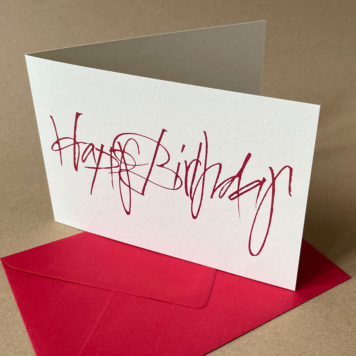 Happy Birthday, nachhaltige Glückwunschkartekarten mit roten Umschlägen