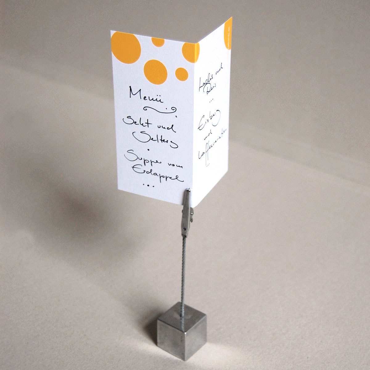Design-Men&uuml;karten mit orangenen Punkten