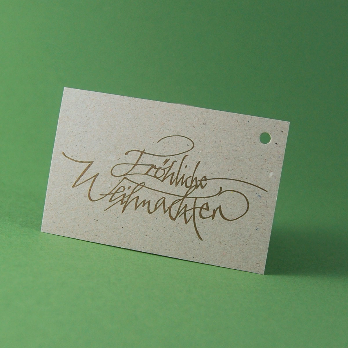 Recycling-Geschenkanhänger für Weihnachtsgeschenke mit Kalligrafie: Fröhliche Weihnachten