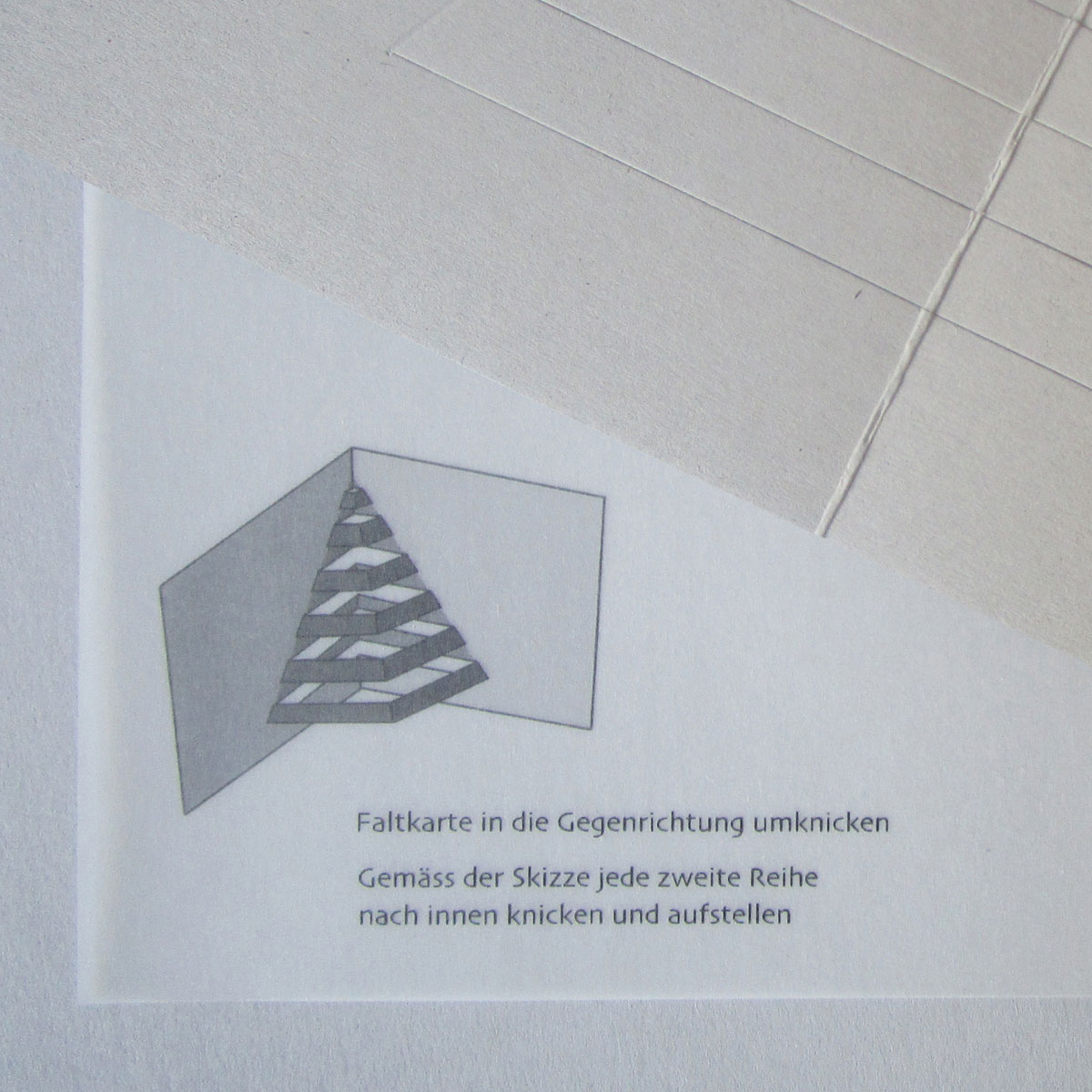 transparente Einlegeblätter mit Bastelanleitung für Weihnachtskarten