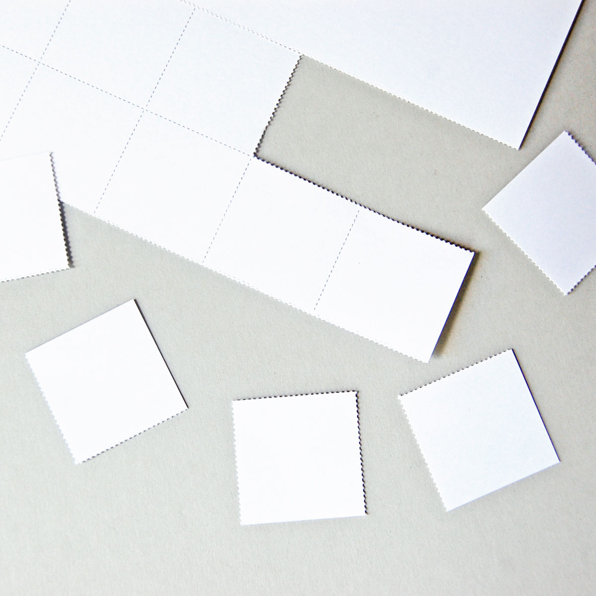 mikroperforierte Blanko-Klappkarten zum selbst Gestalten