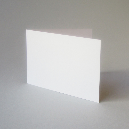 DIN A6-Blanko-Klappkarten aus naturweißem Karton
