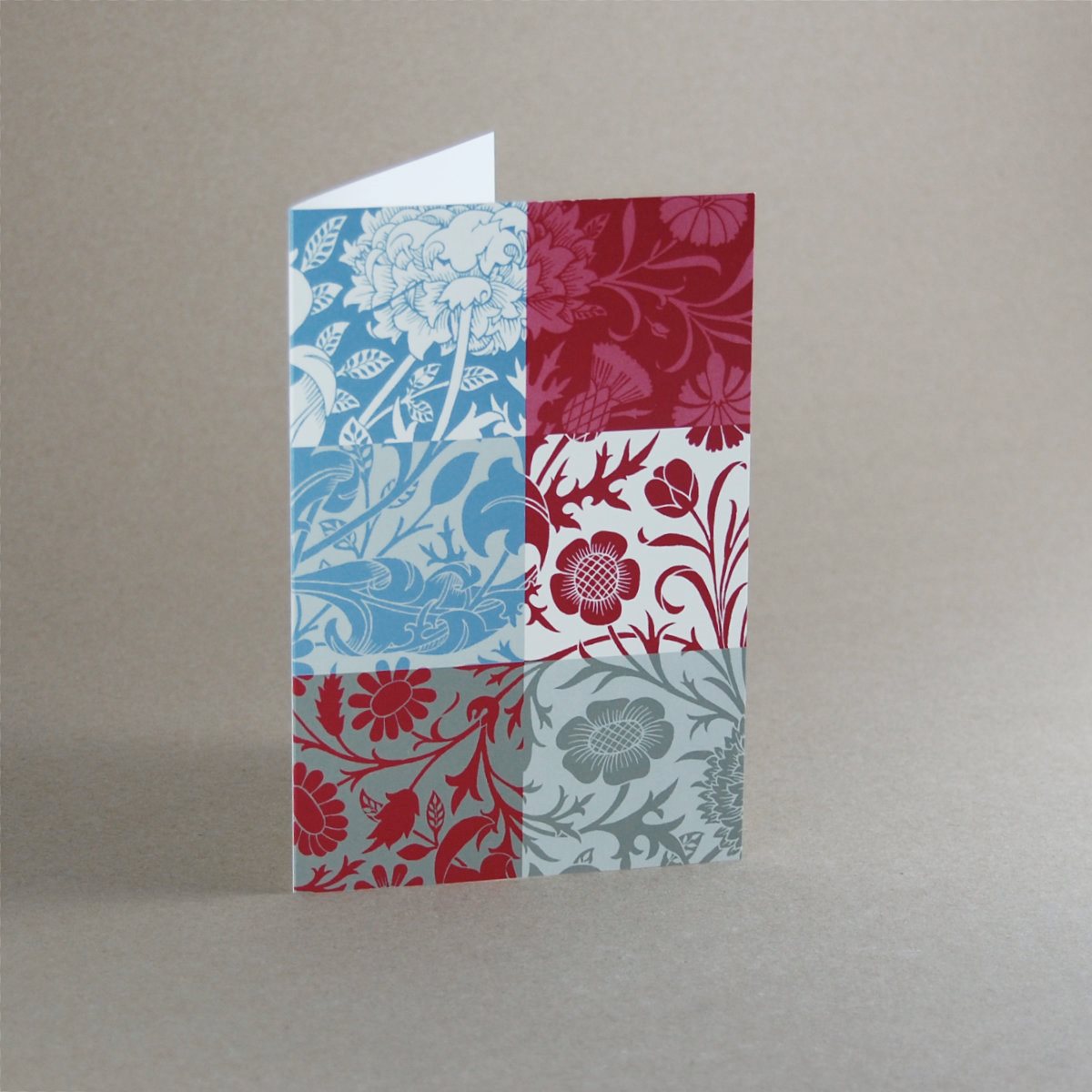 Design-Klappkarten mit floralen Ornamenten