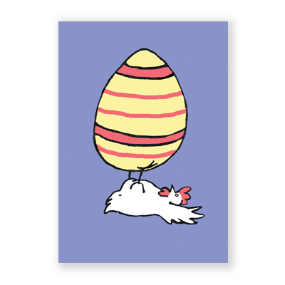 Huhn liegt auf dem Rücken und balanciert mit den Füssen ein großes Ei, sportliche Osterkarten