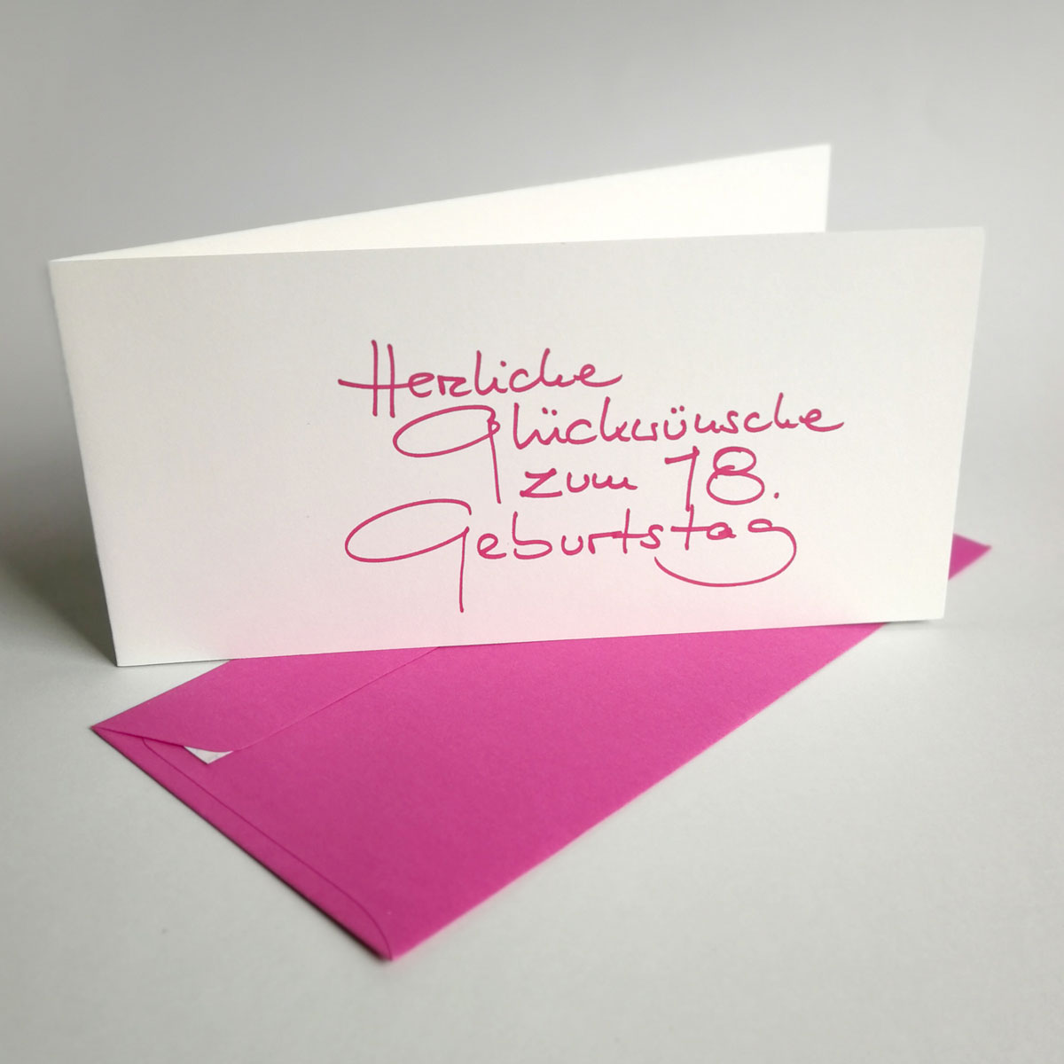 Herzliche Glückwünsche zum 18. Geburtstag, Karten mit individueller Kalligrafie und passenden Umschlägen