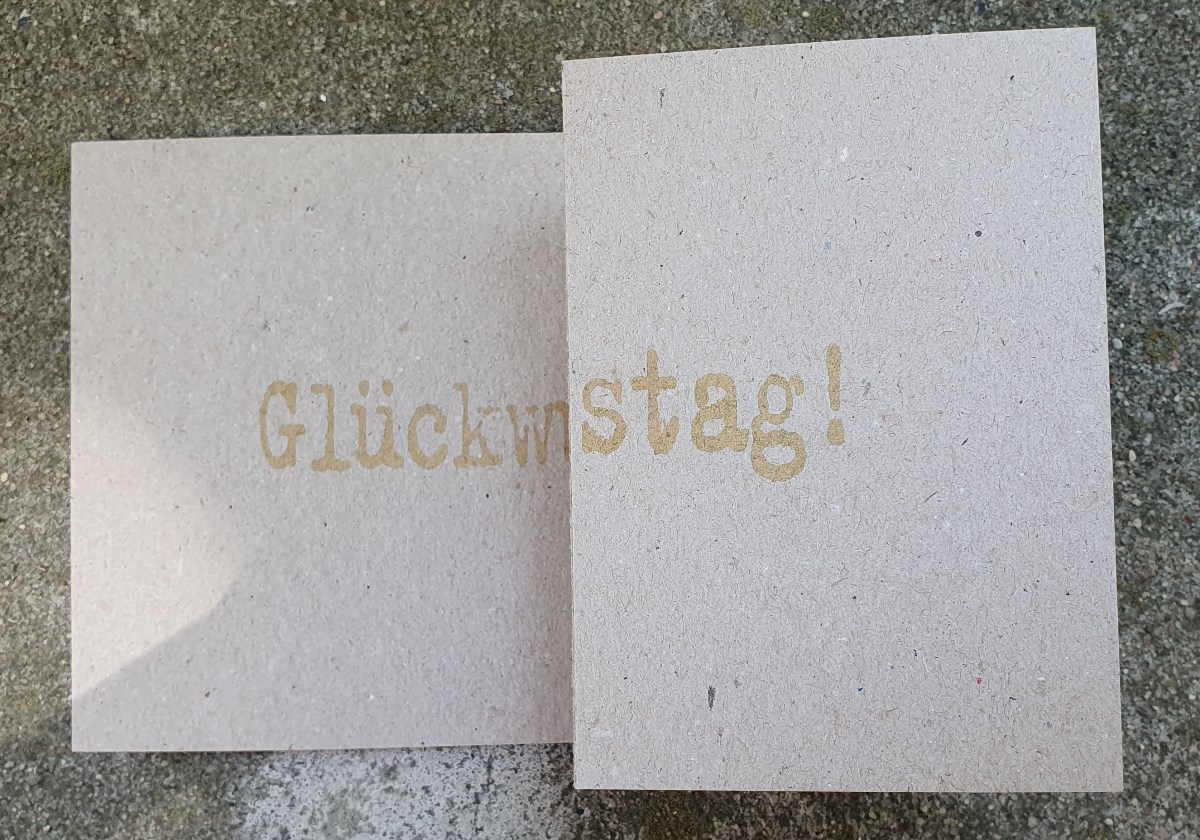 graue Recycling-Geburtstagskarten mit goldenem Druck: Glückstag!