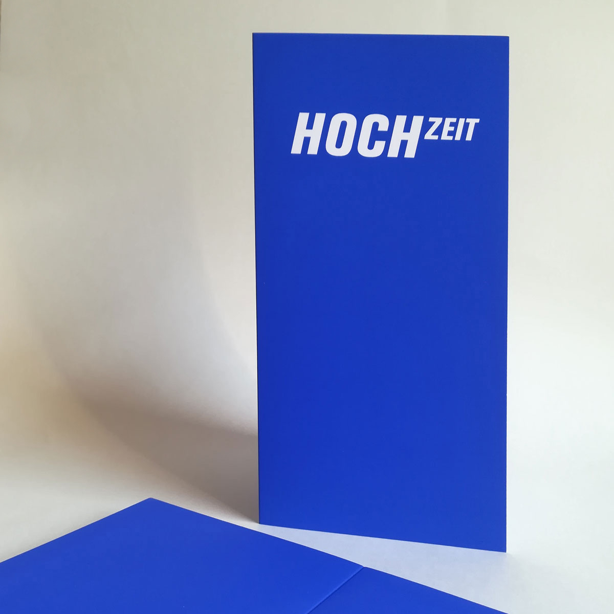 HOCH ZEIT. blaue Retro-Hochzeitseinladungen im Stil der 60er Jahre