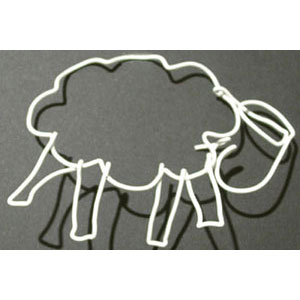 schwarzes Schaf? Illustration aus Draht