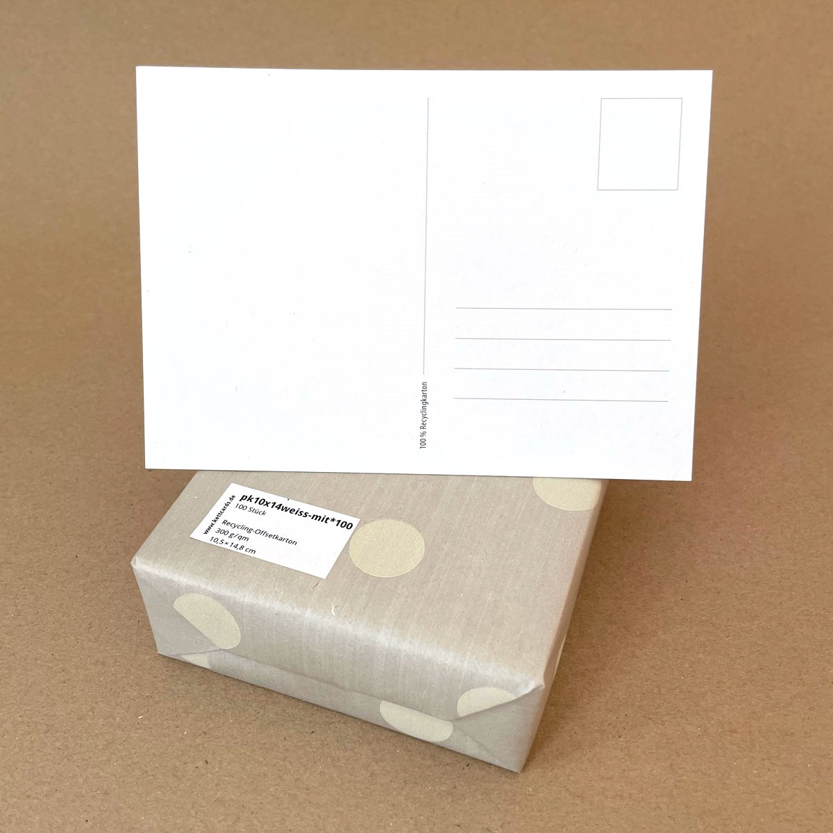 recycelte Postkarten mit vorgedrucktem Adressfeld, weißer, stabiler Recyclingkarton
