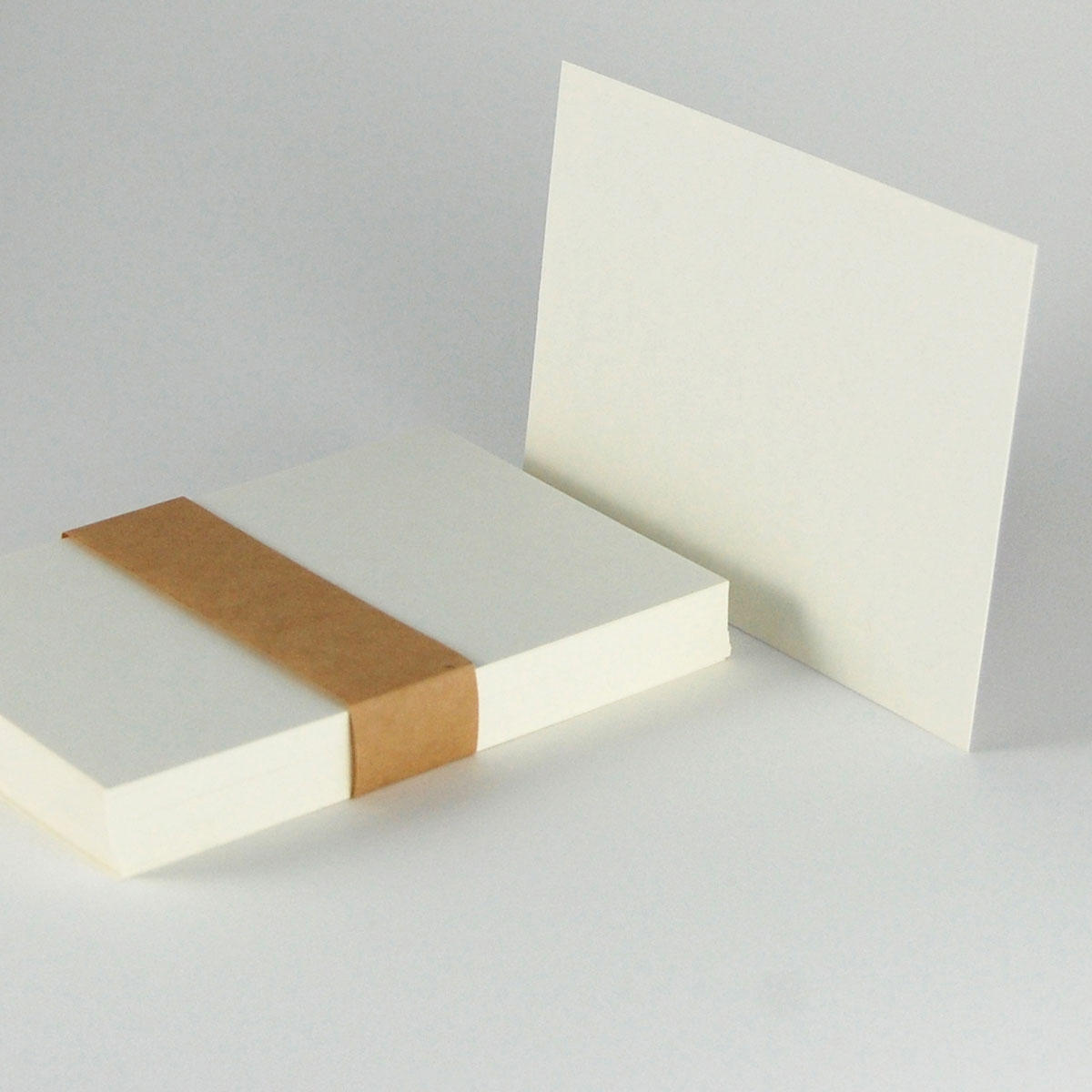 Postkarten 11,5 x 16,5 cm aus cremeweißem Recycling-Karton