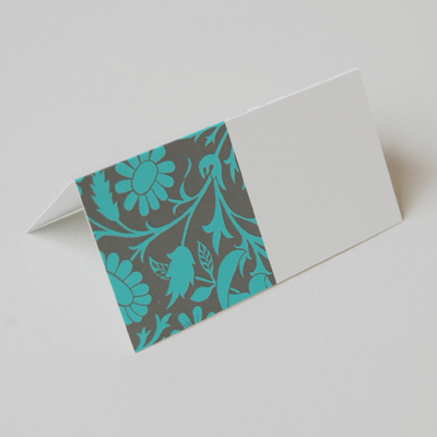 moderne Design-Tischkarten mit floralen Ornamenten in Blau- und Türkistönen