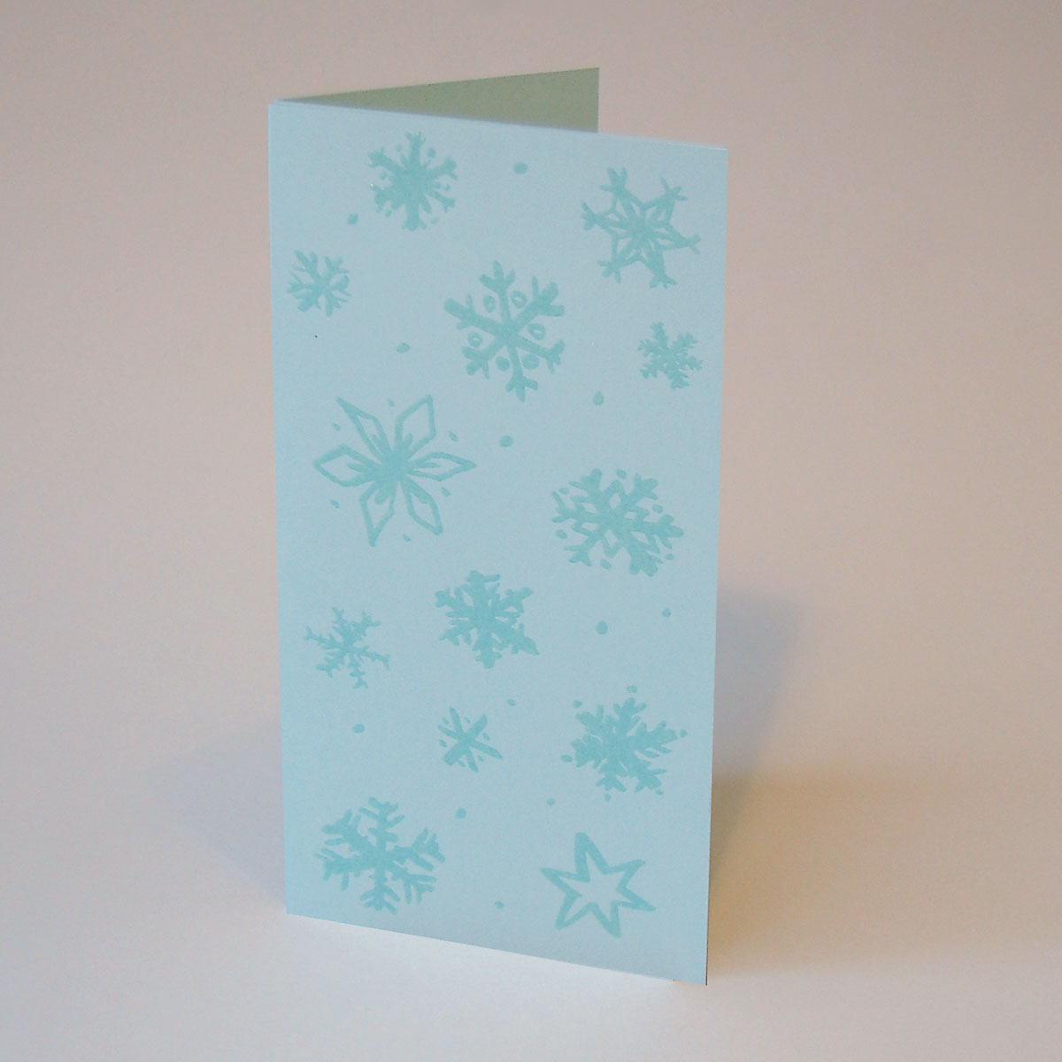 Schneeflocken, hellblaue Weihnachtskarten mit UV-Relief-Lack