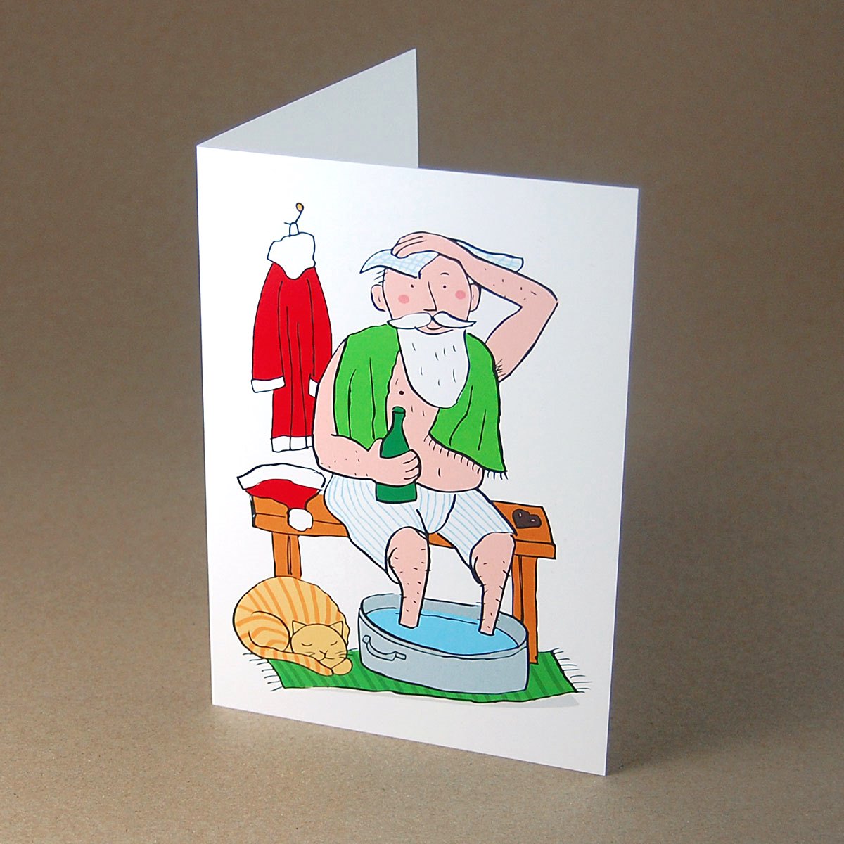 verspätete Weihnachtskarten, Neujahrsgrüße: Feierabend! Weihnachtsmann beim Fußbad mit Feierabendbier