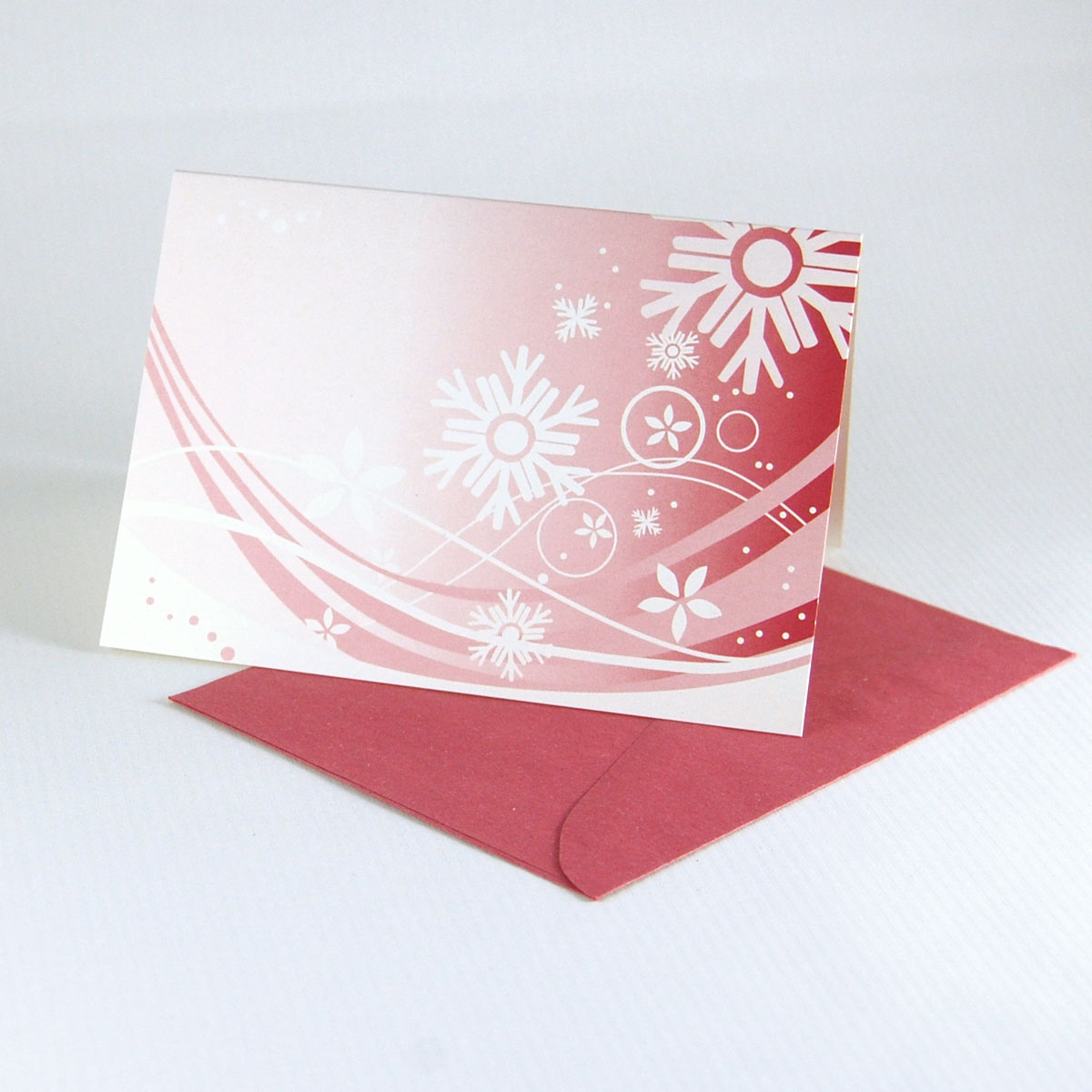 rote Recycling-Weihnachtskarte mit einfachem roten Recyclingumschlag