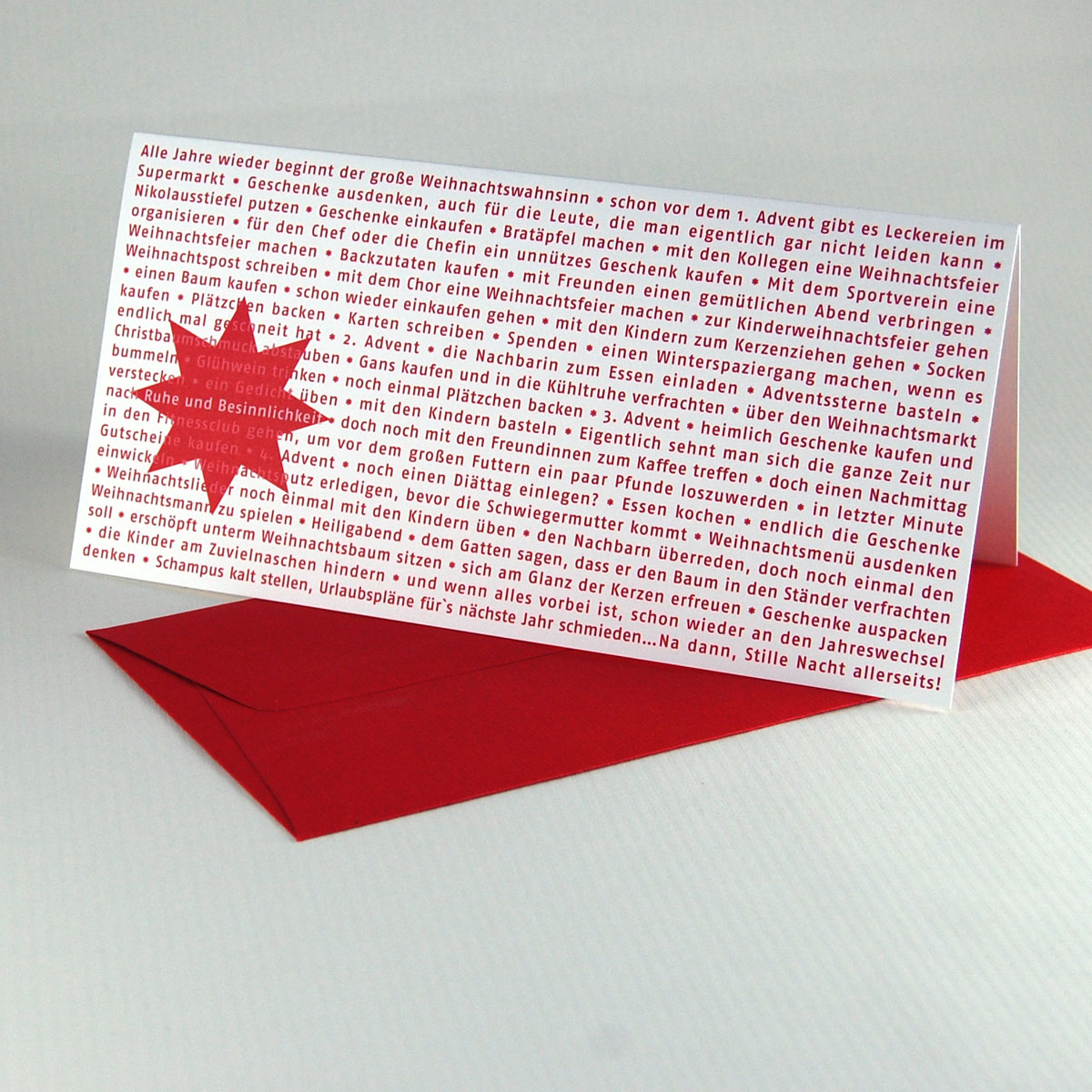 Alle Jahre wieder beginnt der große Weihnachtswahnsinn - rote Weihnachtskarten mit roten Umschlägen