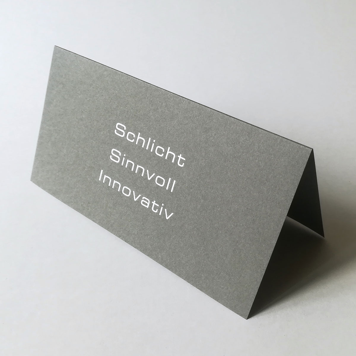 Schlicht - sinnvoll - innovativ, Designer-Weihnachtsgrüße