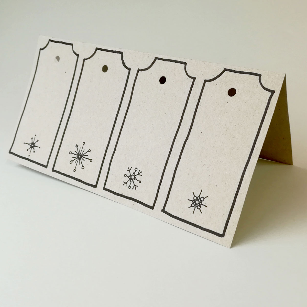 vier Geschenkanhänger, Weihnachtskarten gedruckt in Firmenfarben