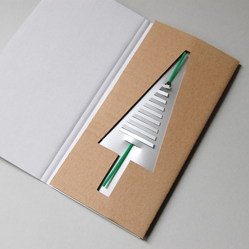 Design-Weihnachtskarte mit superdünner Kerze