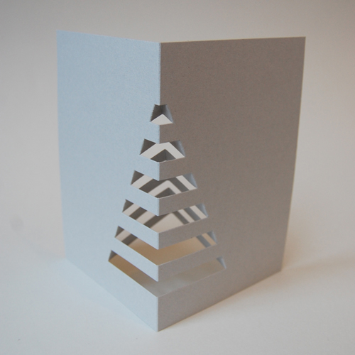 Recycling-Weihnachtskarten mit Weihnachtsbaum für den Schreibtisch
