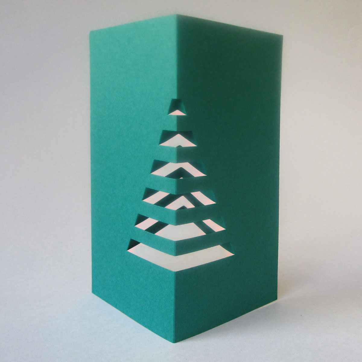 dunkelgrüne Weihnachtskarten mit Weihnachtsbaum für den Schreibtisch