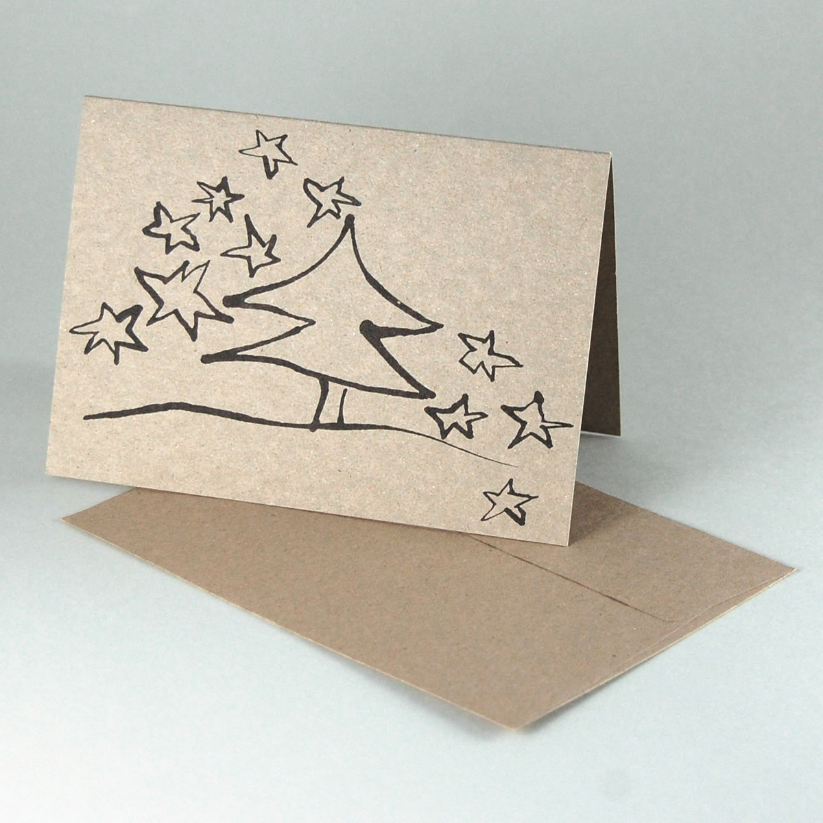 Weihnachtskarten aus Graupappe mit sandgrauen Recycling-Umschlägen