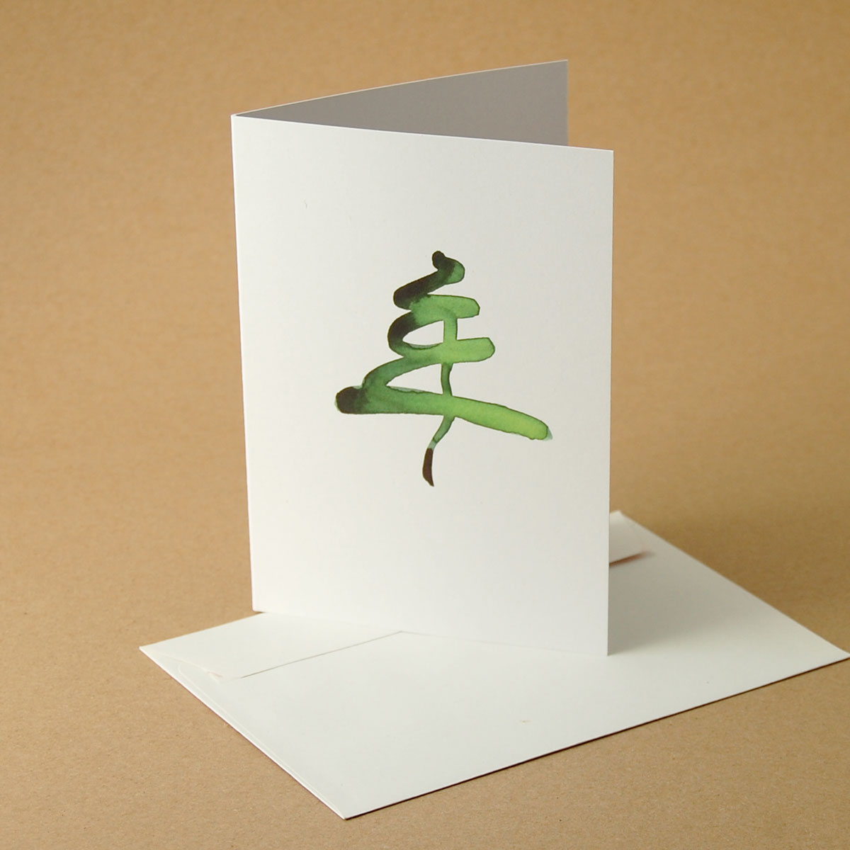 skizzierter Baum, Recycling-Weihnachtskarten mit wei�en Recyclingumschlägen