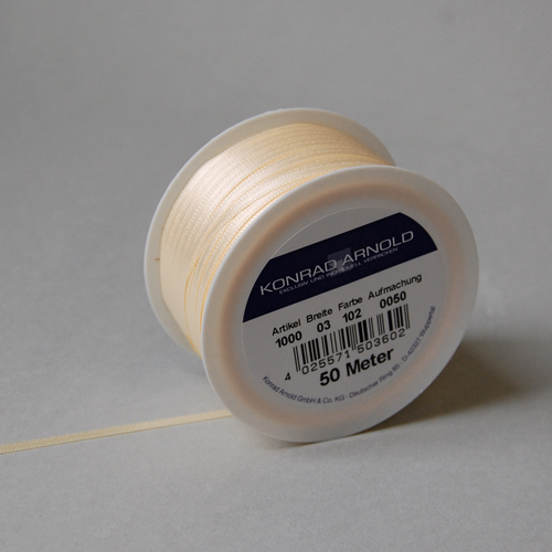 cremefarbenes Satinband für Geschenkanhänger